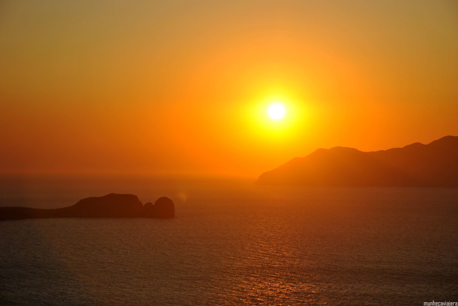 Puesta de sol en Milos