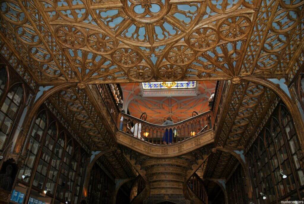 techo librería Lello & Irmao